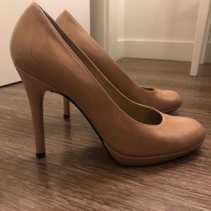 Stuart Weitzman Nude Pumps